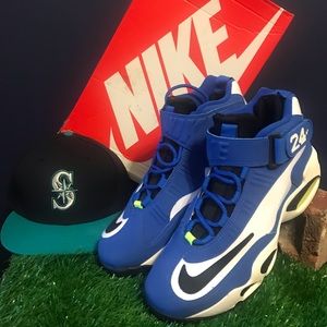 Air Griffey Max 1 size 10.5... DeadStock $340